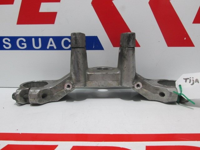 TIJA SUPERIOR de repuesto de una moto SUZUKI BURGMAN 650 2003.