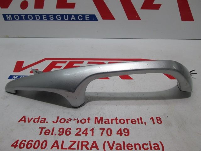 ASIDERO TRASERO IZQUIERDO de repuesto de una moto SUZUKI BURGMAN 650 2003.