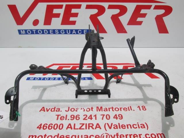 ARAÑA de repuesto de una moto SUZUKI BURGMAN 150 UH 150 2003