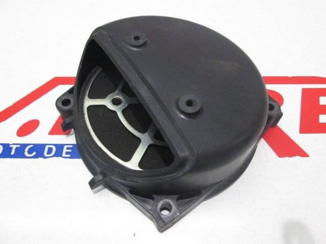 Tapa filtro de repuesto de una moto Suzuki Burgman 650 del año 2009