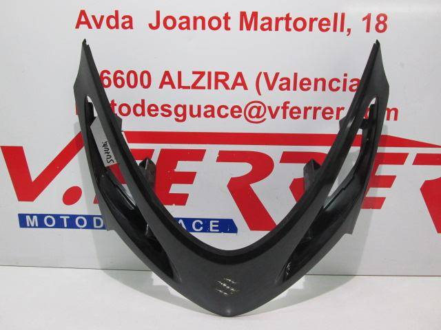 Tapa frontal de repuesto de una moto una Suzuki Burgman 150 azul del año 2004