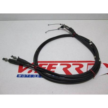 Cables acelerador de repuesto de una moto Suzuki Burgman 125 del año 2008