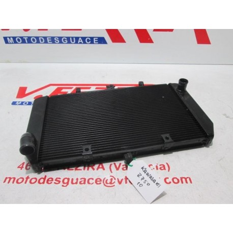 RADIADOR de repuesto de una moto KAWASAKI Z 750 2010